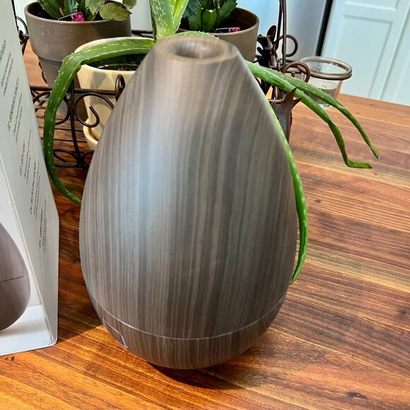 SALE! Sharper Image Aromatherapy Misting Diffuser - Picture 1 of 7